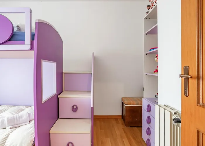 Guesthost - Bright Apartament With Balcony And Parking!